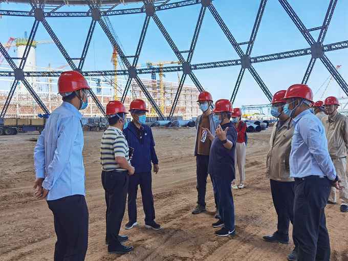 1、肖院士、董事长一行在项目现场视察指导工作.jpg 1、肖院士、董事长一行在项目现场视察指导工作.jpg